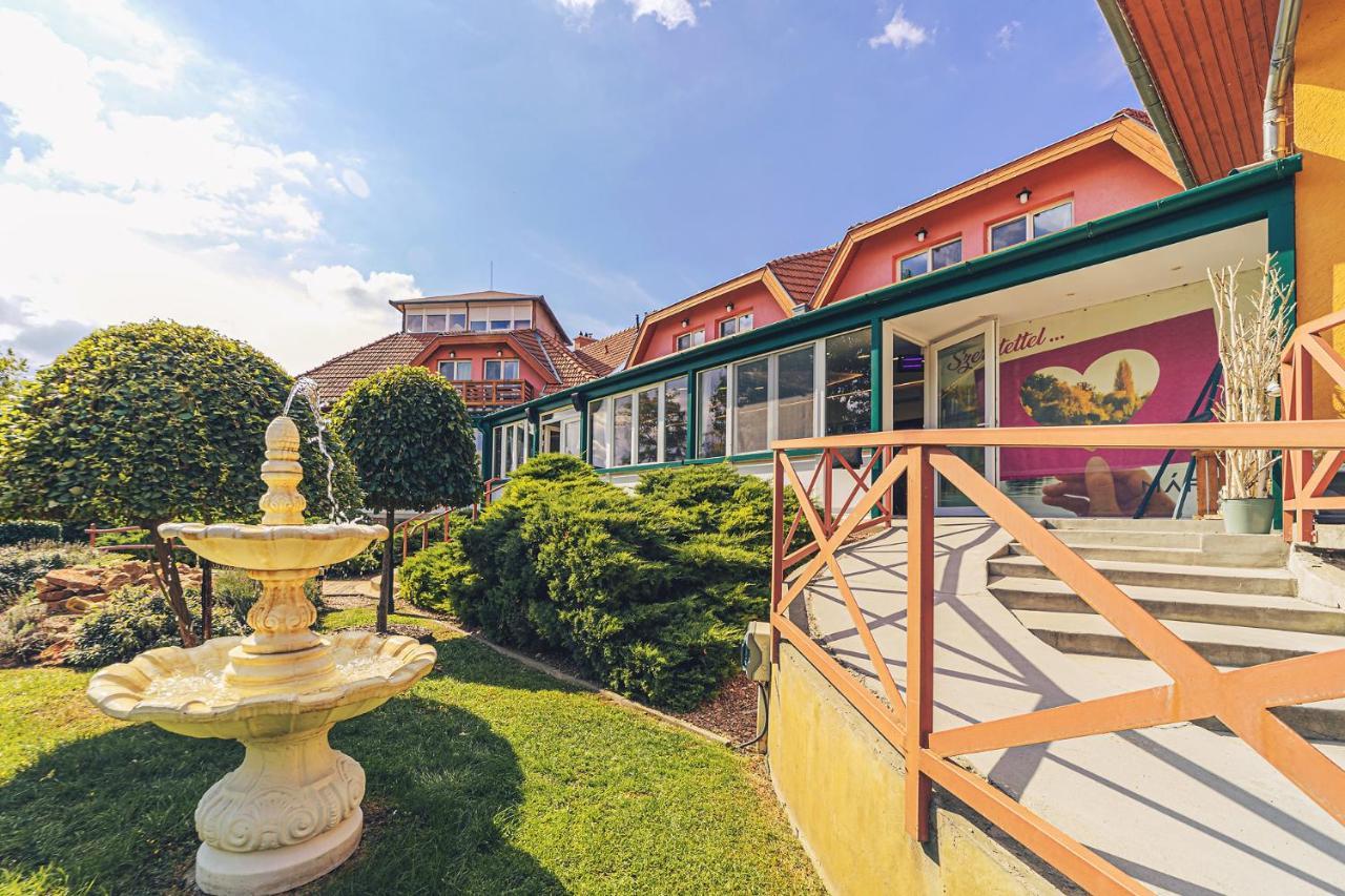 Martoni Resort & Restaurant Szigetszentmárton Exterior foto