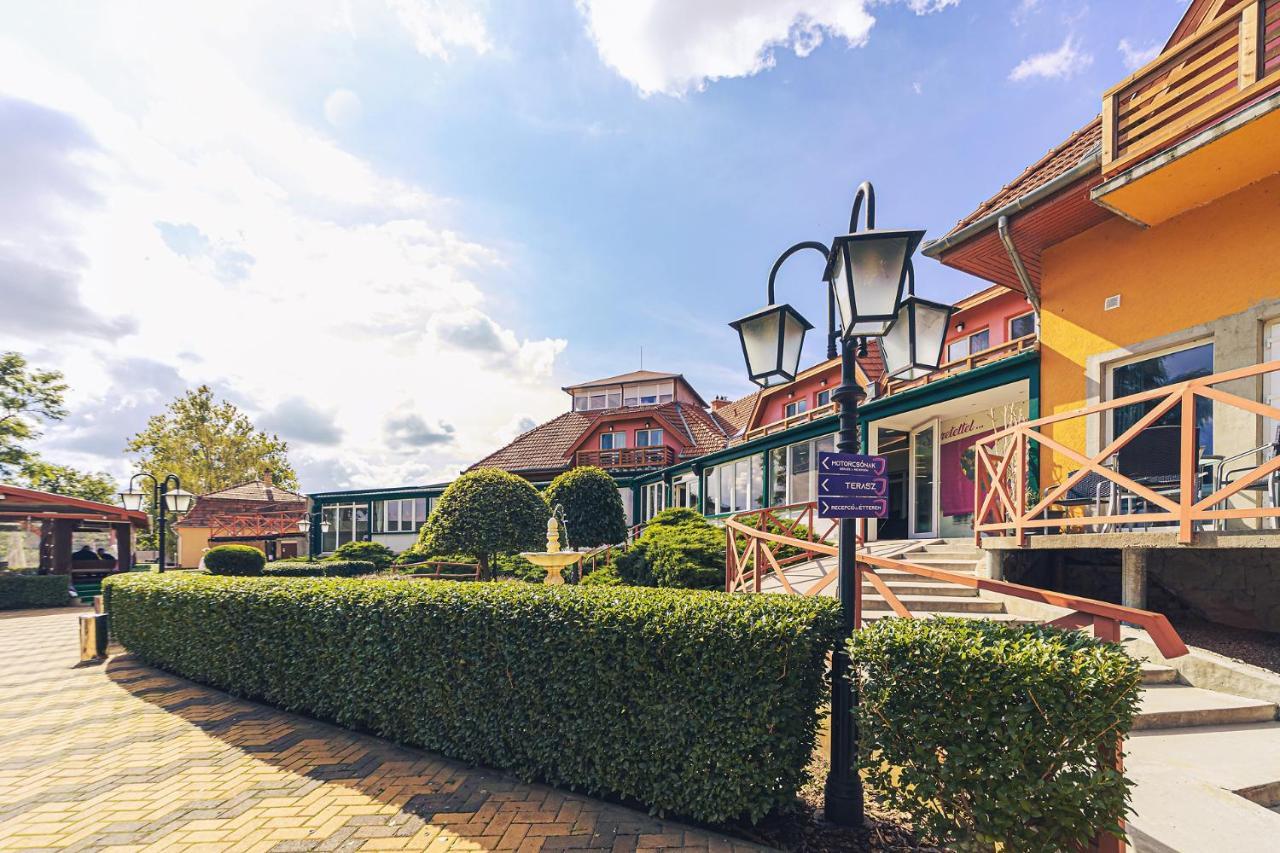 Martoni Resort & Restaurant Szigetszentmárton Exterior foto