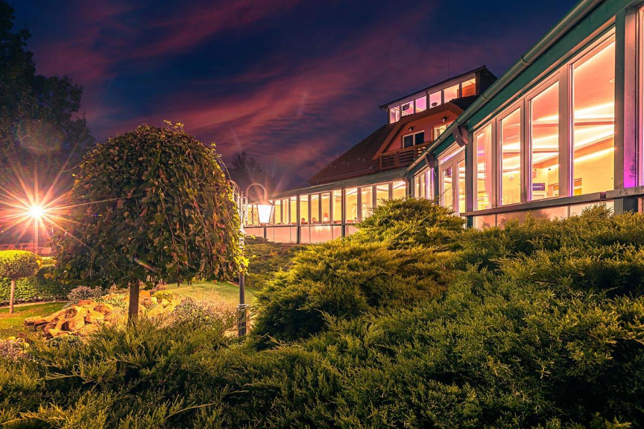 Martoni Resort & Restaurant Szigetszentmárton Exterior foto