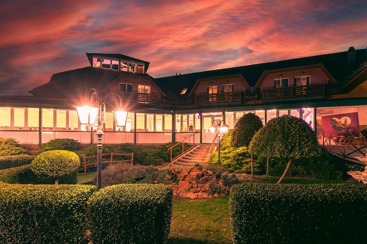 Martoni Resort & Restaurant Szigetszentmárton Exterior foto